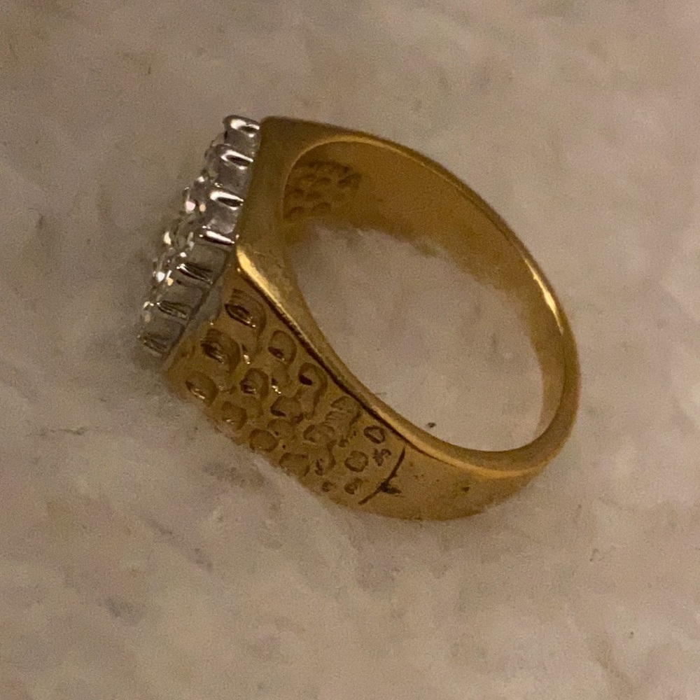 ⬇️Size 11 18KT G.E. hammered ring - Picture 3 of 5